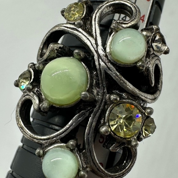 None Jewelry - Silver Vintage Moonstone & Peridot Cocktail Cluster Ring Size 8